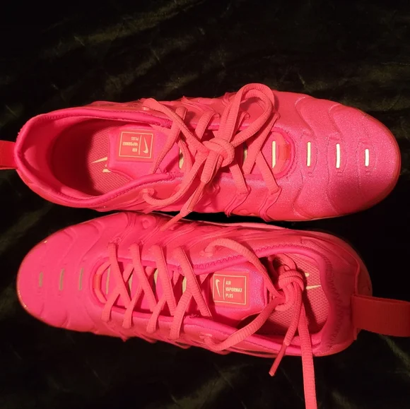 Women's Pink Vapormax Plus - Picture 4 of 4